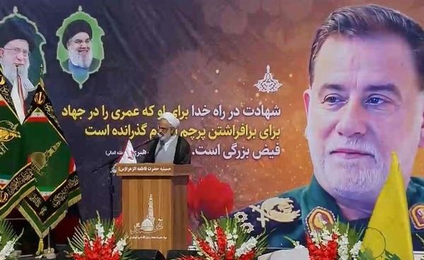 آخرین وداع با شهید نیلفروشان؛ اجتماع باشکوه در میدان امام حسین (ع)